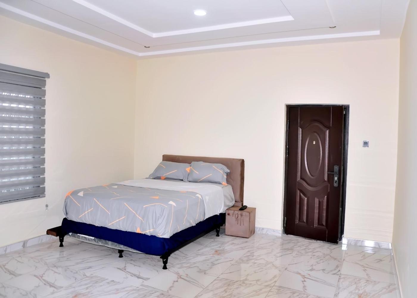 Queens Place Ξενοδοχείο Άκρα Εξωτερικό φωτογραφία
